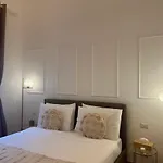 Regina In Bocconi Apartamento Milão